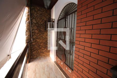 Casa à venda com 298m², 4 quartos e 2 vagasVaranda 2º piso fundos