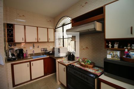 Casa à venda com 298m², 4 quartos e 2 vagasCozinha