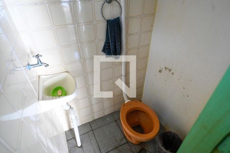 Casa à venda com 167m², 4 quartos e 4 vagas Casa à venda com 167m², 4 quartos e 4 vagasBanheiro de Serviço