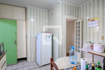 Casa à venda com 167m², 4 quartos e 4 vagas Casa à venda com 167m², 4 quartos e 4 vagasCozinha