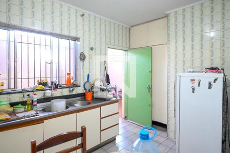 Casa à venda com 167m², 4 quartos e 4 vagas Casa à venda com 167m², 4 quartos e 4 vagasCozinha