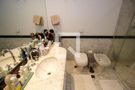 Apartamento para alugar com 278m², 4 quartos e 4 vagasBanheiro da Suíte