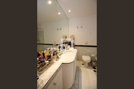 Apartamento para alugar com 278m², 4 quartos e 4 vagasBanheiro da Suíte