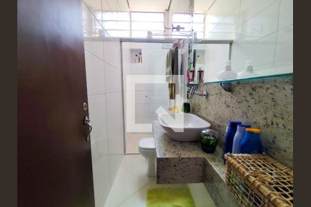 Casa à venda com 720m², 3 quartos e 16 vagas Casa à venda com 720m², 3 quartos e 16 vagasBanheiro Quarto 3