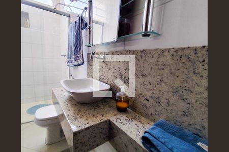 Casa à venda com 720m², 3 quartos e 16 vagas Casa à venda com 720m², 3 quartos e 16 vagasBanheiro Quarto 1