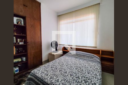 Casa à venda com 720m², 3 quartos e 16 vagas Casa à venda com 720m², 3 quartos e 16 vagasQuarto 2