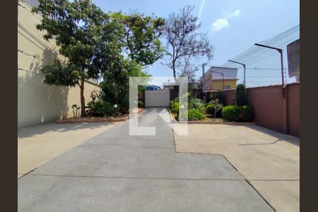 Casa à venda com 720m², 3 quartos e 16 vagas Casa à venda com 720m², 3 quartos e 16 vagasÁrea externa