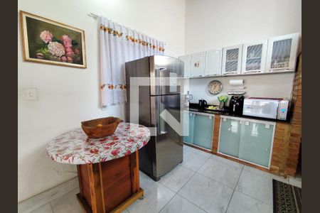 Casa à venda com 720m², 3 quartos e 16 vagas Casa à venda com 720m², 3 quartos e 16 vagasÁrea externa