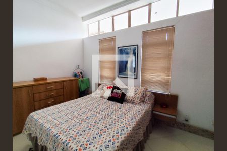 Casa à venda com 720m², 3 quartos e 16 vagas Casa à venda com 720m², 3 quartos e 16 vagasQuarto 3