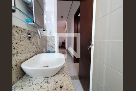 Casa à venda com 720m², 3 quartos e 16 vagas Casa à venda com 720m², 3 quartos e 16 vagasBanheiro Quarto 1