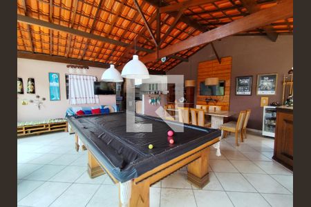 Casa à venda com 720m², 3 quartos e 16 vagas Casa à venda com 720m², 3 quartos e 16 vagasÁrea externa