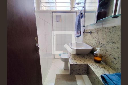 Casa à venda com 720m², 3 quartos e 16 vagas Casa à venda com 720m², 3 quartos e 16 vagasBanheiro Quarto 1