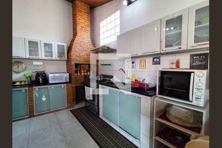 Casa à venda com 720m², 3 quartos e 16 vagas Casa à venda com 720m², 3 quartos e 16 vagasÁrea externa