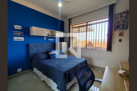 Casa à venda com 720m², 3 quartos e 16 vagas Casa à venda com 720m², 3 quartos e 16 vagasQuarto 1
