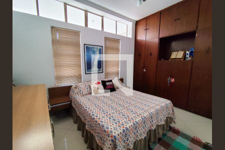 Casa à venda com 720m², 3 quartos e 16 vagas Casa à venda com 720m², 3 quartos e 16 vagasQuarto 3