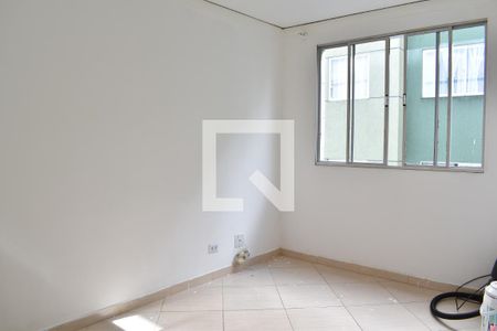 Quarto 1 de apartamento para alugar com 2 quartos, 45m² em Capão Raso, Curitiba