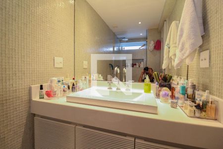 Apartamento à venda com 115m², 2 quartos e 2 vagasBanheiro da Suíte 1