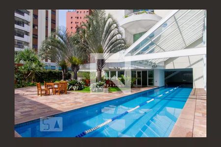 Apartamento à venda com 115m², 2 quartos e 2 vagasPiscina