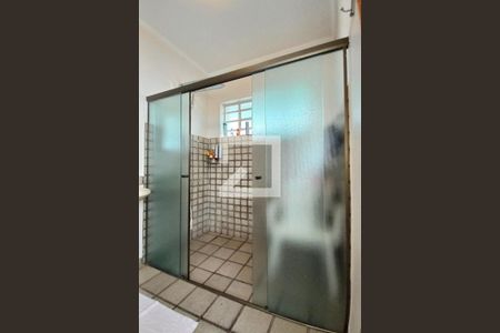 Casa de condomínio à venda com 340m², 3 quartos e 4 vagas Casa de condomínio à venda com 340m², 3 quartos e 4 vagasBanheiro de Serviço