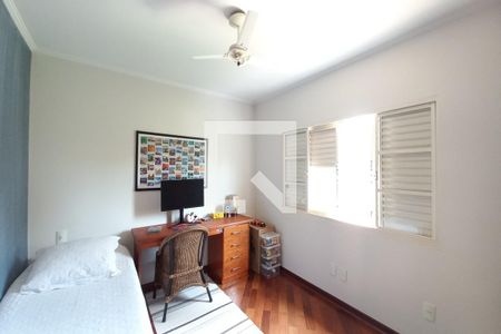 Casa de condomínio à venda com 340m², 3 quartos e 4 vagas Casa de condomínio à venda com 340m², 3 quartos e 4 vagasQuarto 3 - Suíte