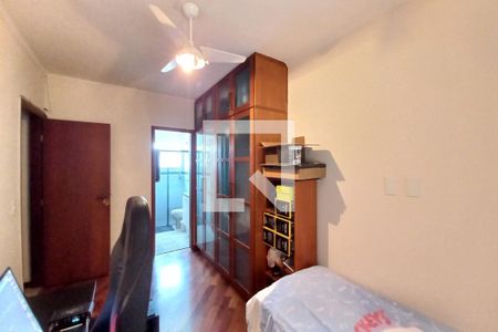 Casa de condomínio à venda com 340m², 3 quartos e 4 vagas Casa de condomínio à venda com 340m², 3 quartos e 4 vagasQuarto 2 - Suíte