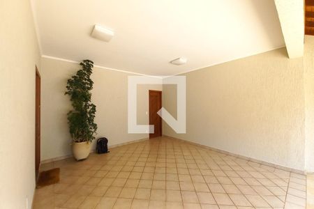 Casa de condomínio à venda com 340m², 3 quartos e 4 vagas Casa de condomínio à venda com 340m², 3 quartos e 4 vagasGaragem