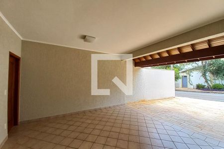 Casa de condomínio à venda com 340m², 3 quartos e 4 vagas Casa de condomínio à venda com 340m², 3 quartos e 4 vagasGaragem