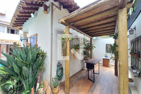 Casa de condomínio à venda com 340m², 3 quartos e 4 vagas Casa de condomínio à venda com 340m², 3 quartos e 4 vagasÁrea comum