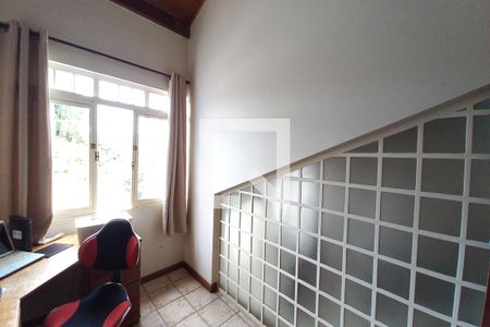 Casa de condomínio à venda com 340m², 3 quartos e 4 vagas Casa de condomínio à venda com 340m², 3 quartos e 4 vagasEscritório