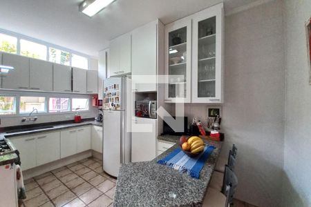 Casa de condomínio à venda com 340m², 3 quartos e 4 vagas Casa de condomínio à venda com 340m², 3 quartos e 4 vagasCozinha