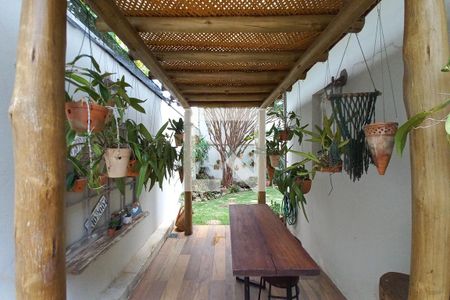 Casa de condomínio à venda com 340m², 3 quartos e 4 vagas Casa de condomínio à venda com 340m², 3 quartos e 4 vagasÁrea comum