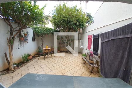 Casa de condomínio à venda com 340m², 3 quartos e 4 vagas Casa de condomínio à venda com 340m², 3 quartos e 4 vagasVista da Cozinha