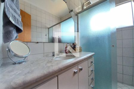 Casa de condomínio à venda com 340m², 3 quartos e 4 vagas Casa de condomínio à venda com 340m², 3 quartos e 4 vagasBanheiro da Suíte 1