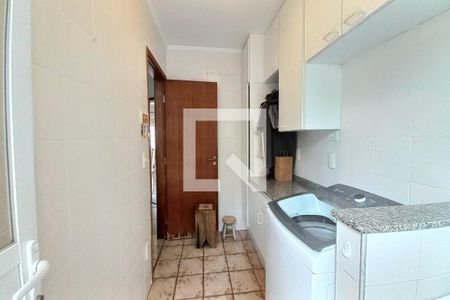 Casa de condomínio à venda com 340m², 3 quartos e 4 vagas Casa de condomínio à venda com 340m², 3 quartos e 4 vagasÁrea de Serviço