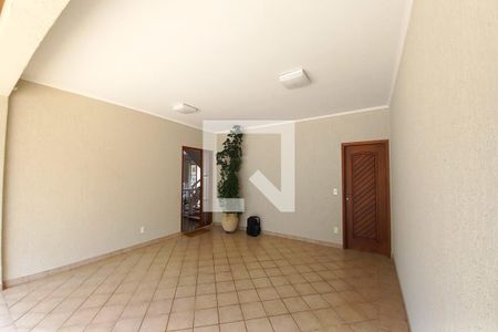 Casa de condomínio à venda com 340m², 3 quartos e 4 vagas Casa de condomínio à venda com 340m², 3 quartos e 4 vagasGaragem