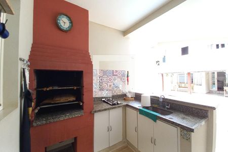 Casa de condomínio à venda com 340m², 3 quartos e 4 vagas Casa de condomínio à venda com 340m², 3 quartos e 4 vagasÁrea comum - Churrasqueira