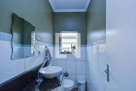 Casa à venda com 272m², 6 quartos e 3 vagas Casa à venda com 272m², 6 quartos e 3 vagasLavabo