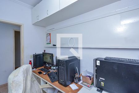 Casa à venda com 272m², 6 quartos e 3 vagas Casa à venda com 272m², 6 quartos e 3 vagasEscritório 1