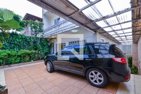 Casa à venda com 272m², 6 quartos e 3 vagas Casa à venda com 272m², 6 quartos e 3 vagasGaragem