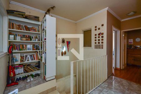 Casa à venda com 272m², 6 quartos e 3 vagas Casa à venda com 272m², 6 quartos e 3 vagasDetalhe Corredor Quartos