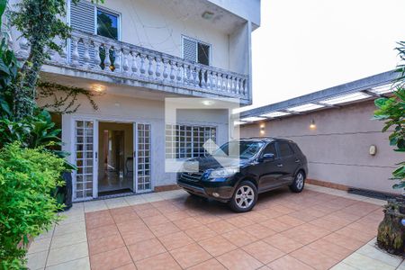 Casa à venda com 272m², 6 quartos e 3 vagas Casa à venda com 272m², 6 quartos e 3 vagasGaragem