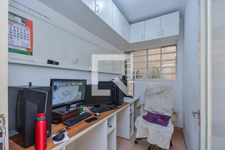 Casa à venda com 272m², 6 quartos e 3 vagas Casa à venda com 272m², 6 quartos e 3 vagasEscritório 1