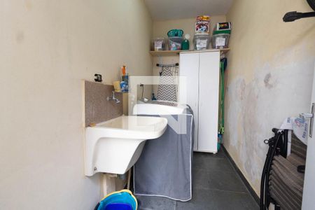 Casa à venda com 160m², 3 quartos e 2 vagas Casa à venda com 160m², 3 quartos e 2 vagasÁrea de serviço