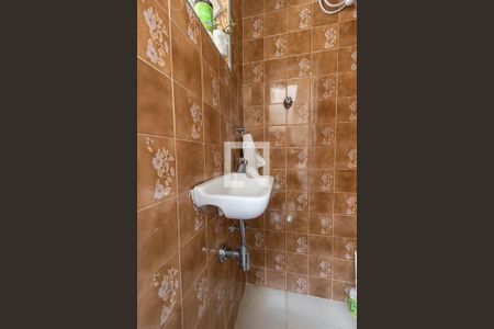 Casa à venda com 160m², 3 quartos e 2 vagas Casa à venda com 160m², 3 quartos e 2 vagasBanheiro de serviço