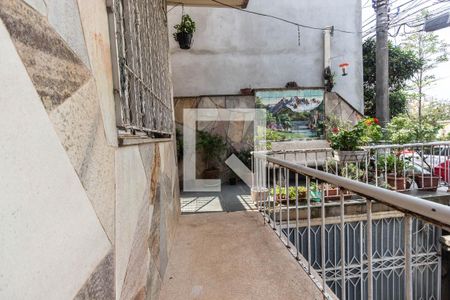 Casa à venda com 160m², 3 quartos e 2 vagas Casa à venda com 160m², 3 quartos e 2 vagasVaranda