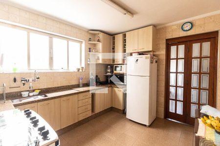 Casa à venda com 160m², 3 quartos e 2 vagas Casa à venda com 160m², 3 quartos e 2 vagasCozinha