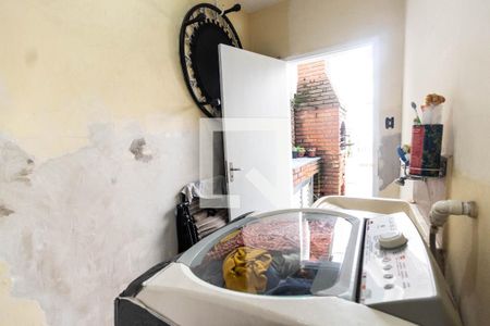 Casa à venda com 160m², 3 quartos e 2 vagas Casa à venda com 160m², 3 quartos e 2 vagasÁrea de serviço