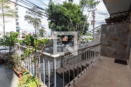 Casa à venda com 160m², 3 quartos e 2 vagas Casa à venda com 160m², 3 quartos e 2 vagasVaranda