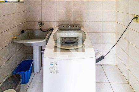 Casa à venda com 140m², 3 quartos e 2 vagasLavanderia