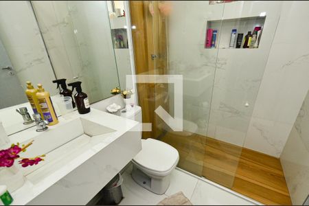 Banheiro de casa à venda com 2 quartos, 450m² em Nova Vista, Belo Horizonte